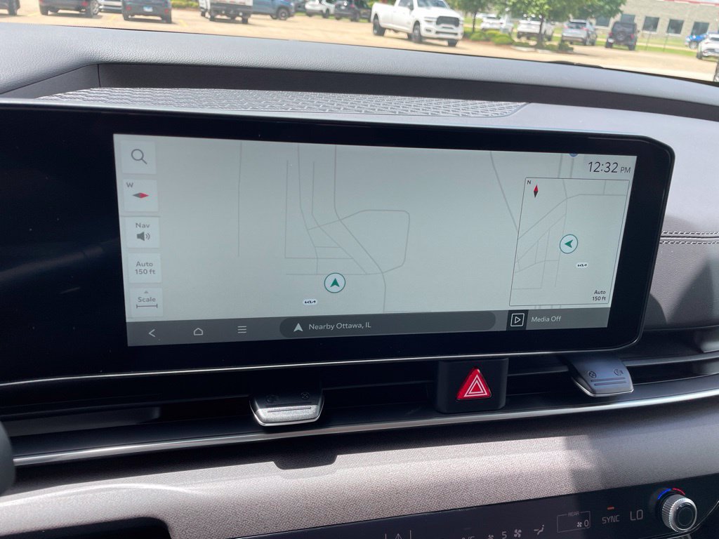 New 2026 Kia Carnival EX FWD image 20
