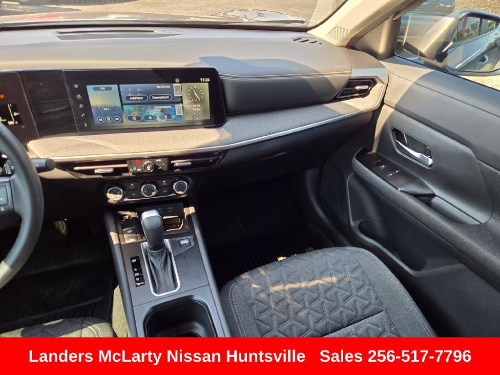 Used 2025 Nissan Kicks SV FWD image 16