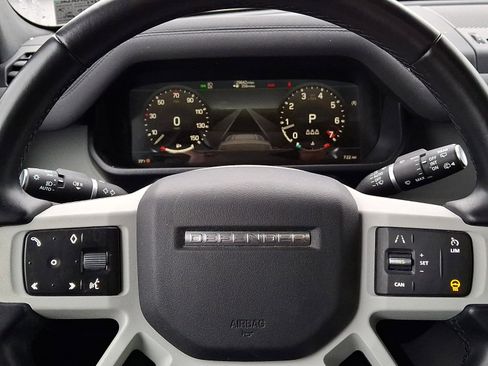 Used 2023 Land Rover Defender 90 S image 19