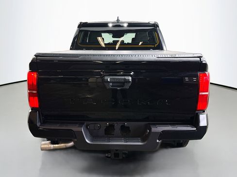 Used 2025 Toyota Tacoma TRD Off-Road image 6