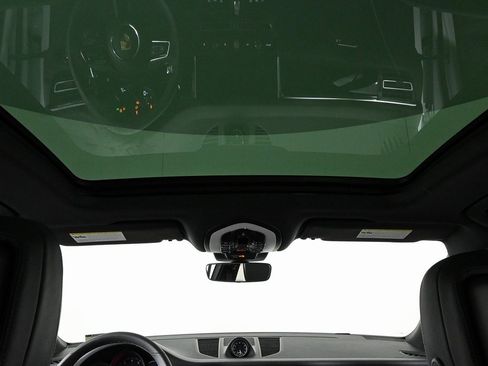 Certified 2025 Porsche Macan AWD image 21