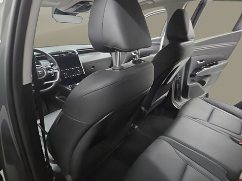 Certified 2024 Hyundai Tucson Limited AWD/4WD image 16