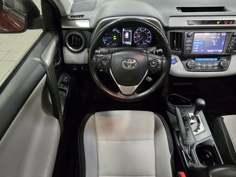 Used 2018 Toyota RAV4 XLE image 24
