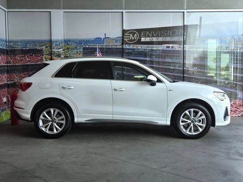 Used 2025 Audi Q3 2.0T Premium AWD/4WD image 4
