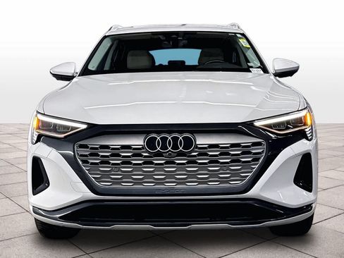 Used 2024 Audi Q8 e-tron Premium Plus w/ Premium Plus Package AWD/4WD image 7