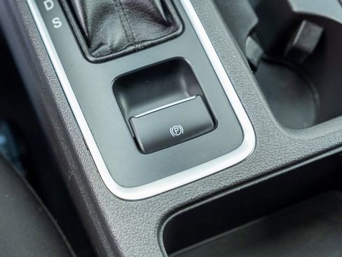 Used 2019 Ford Escape SE image 20