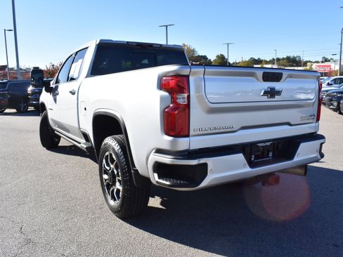 Used 2022 Chevrolet Silverado 2500 High Country w/ Z71 Off-Road Package image 7
