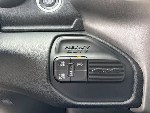 Used 2024 RAM 3500 Big Horn image 32