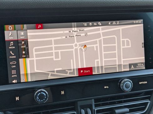 Used 2025 Porsche Macan image 18