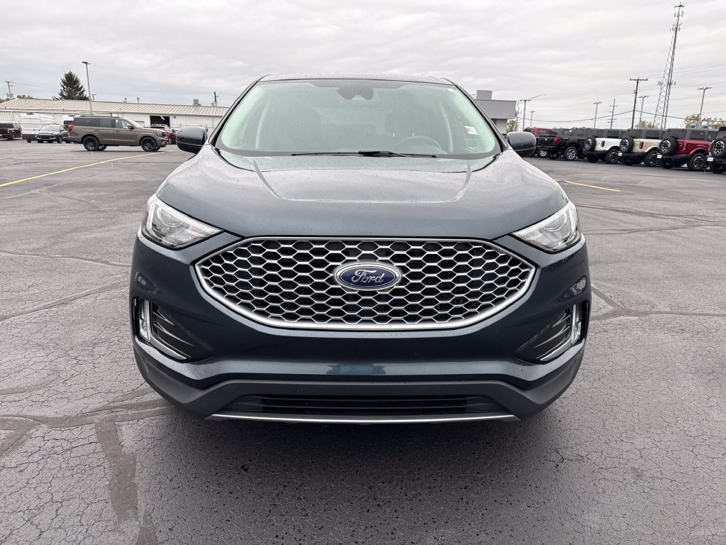 Used 2023 Ford Edge SEL AWD/4WD image 4