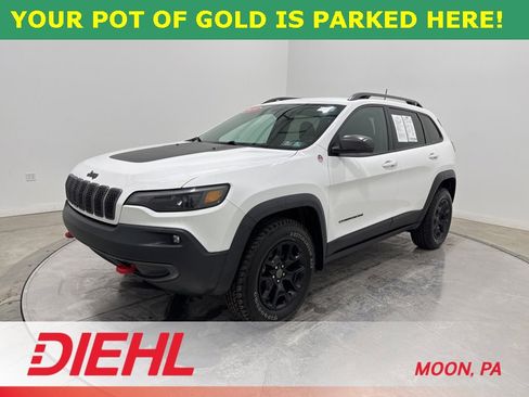 Used 2019 Jeep Cherokee Trailhawk image 3