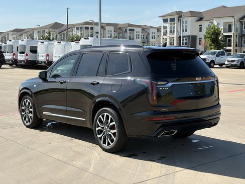 Certified 2022 Cadillac XT6 Sport w/ Technology Package AWD/4WD image 5