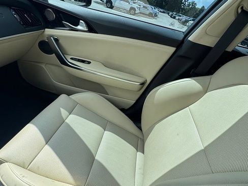 Used 2022 Kia Stinger GT-Line w/ Sun & Sound Package AWD/4WD image 19