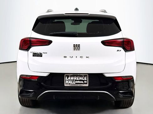 Used 2024 Buick Encore GX Sport Touring image 5