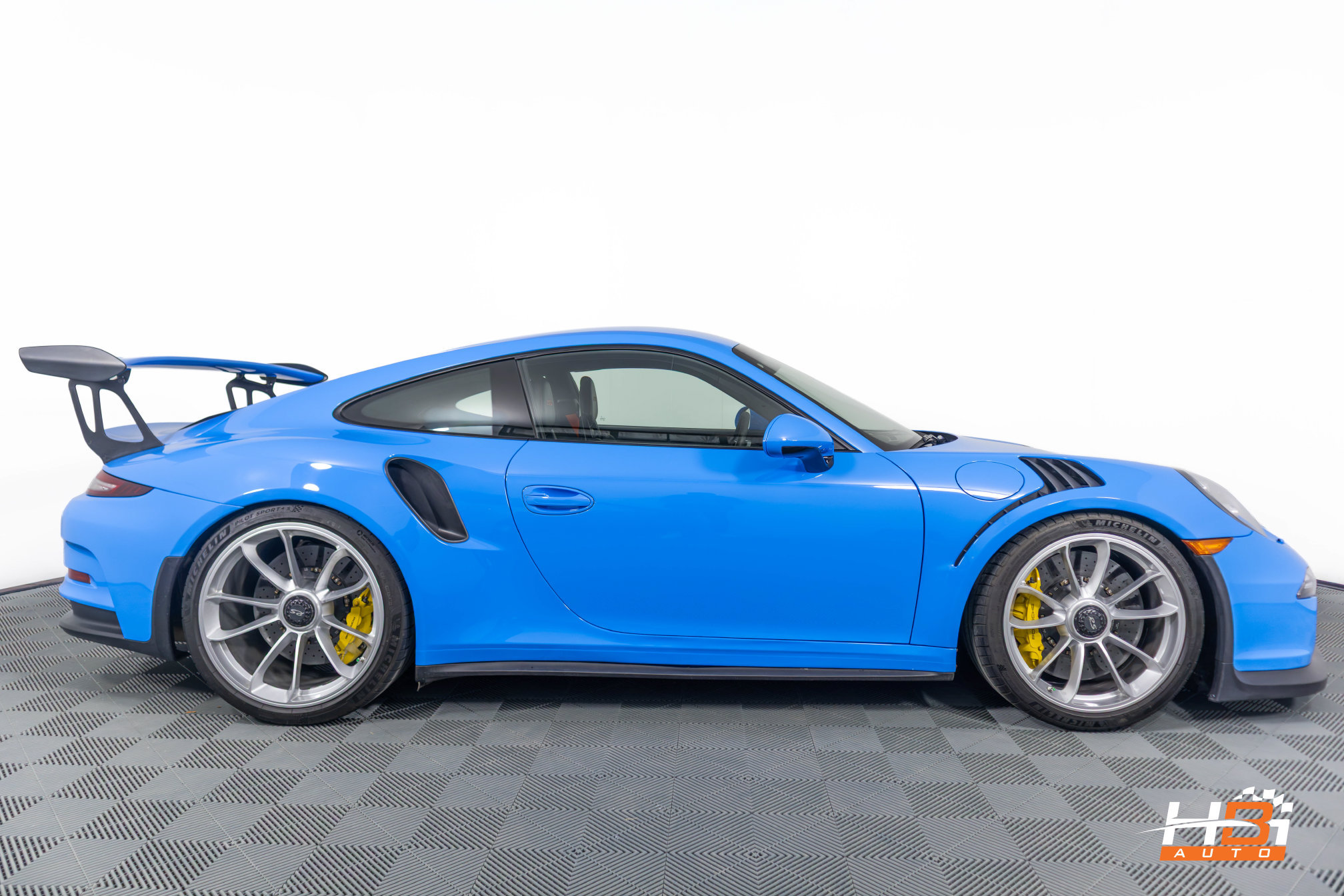 Used 2016 Porsche 911 GT3 RS RWD image 4