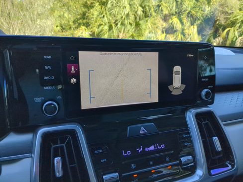 Used 2023 Kia Sorento SX image 29