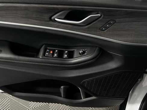 Used 2023 Jeep Grand Cherokee L Limited w/ Luxury Tech Group II image 23