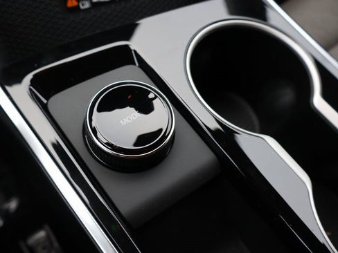 New 2026 Chevrolet Equinox LT w/ Convenience Package II image 9