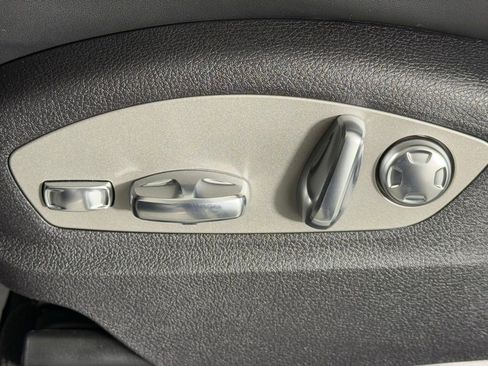 New 2026 Porsche Macan image 29