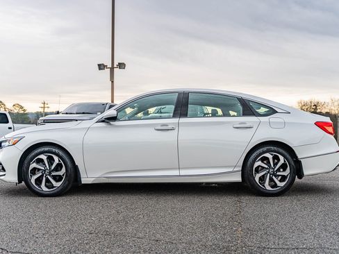 Used 2018 Honda Accord EX image 4