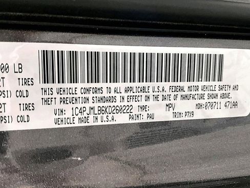 Used 2019 Jeep Cherokee Latitude Plus w/ Comfort/Convenience Group image 33