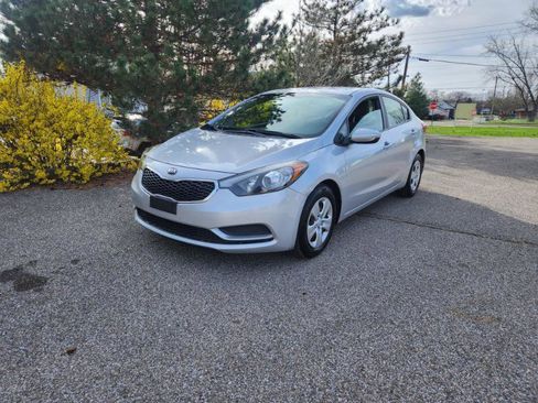 Used 2016 Kia Forte LX image 1