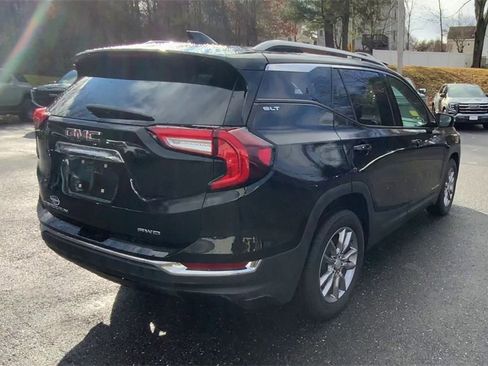 Used 2024 GMC Terrain SLT image 9