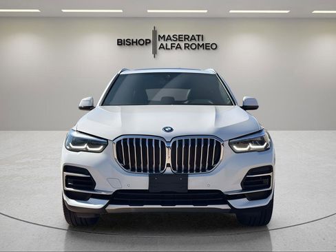 Used 2023 BMW X5 xDrive45e image 3