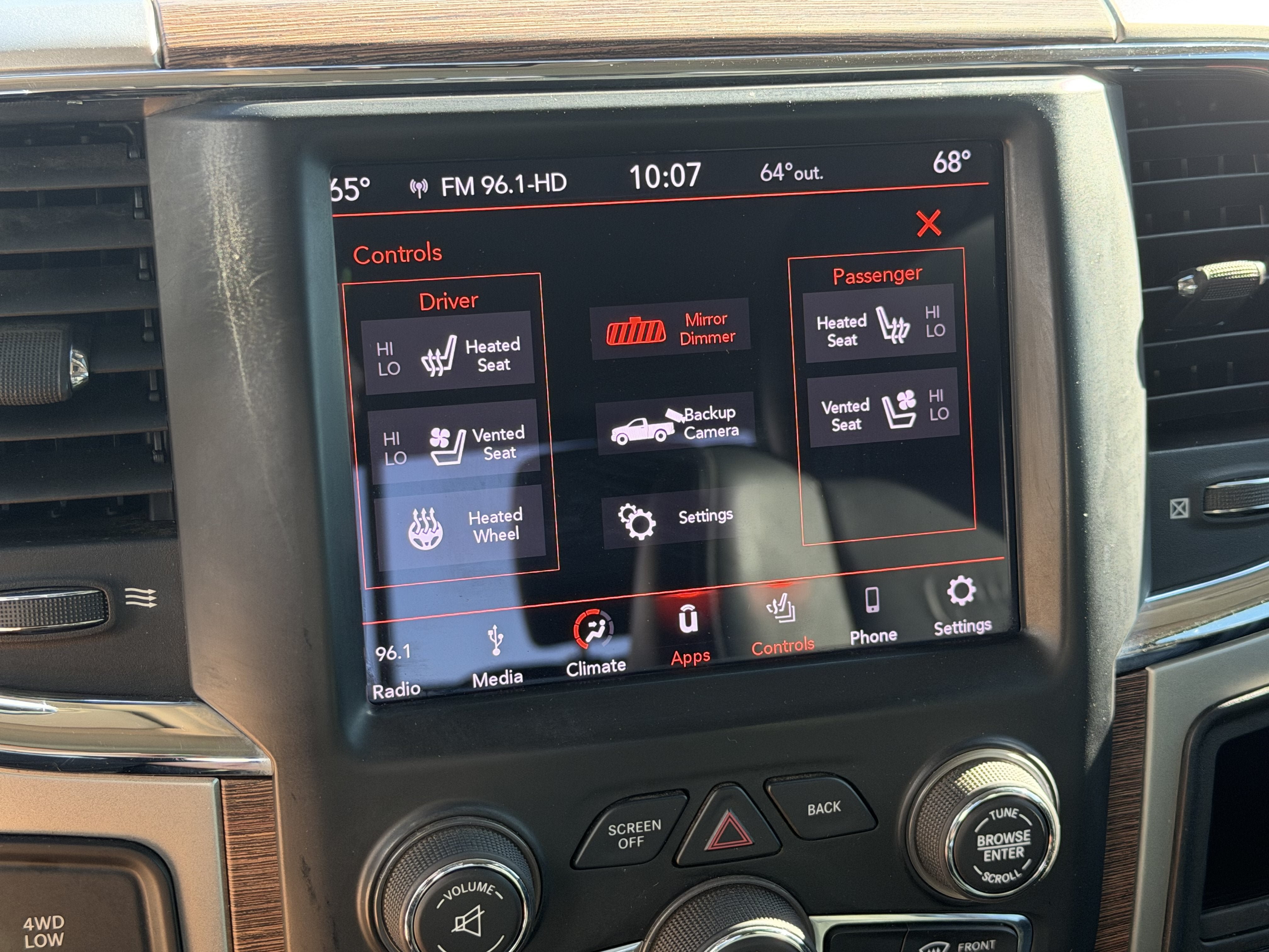 Used 2018 RAM 2500 Laramie AWD/4WD image 35