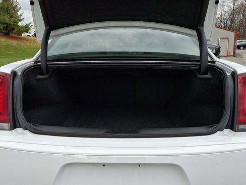 Used 2023 Chrysler 300 Touring w/ Sport Appearance Package image 31