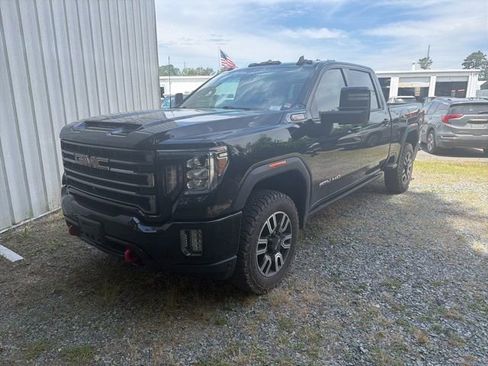 Used 2022 GMC Sierra 2500 AT4 w/ AT4 Preferred Package AWD/4WD image 3