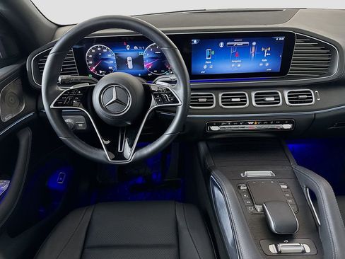 Used 2025 Mercedes-Benz GLS 450 4MATIC image 24