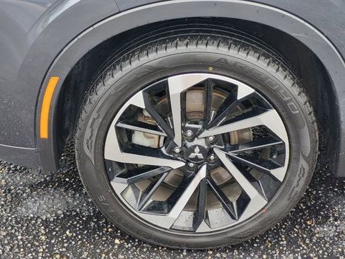 Used 2024 Mitsubishi Outlander SE image 9