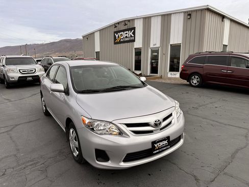 Used 2011 Toyota Corolla LE image 1
