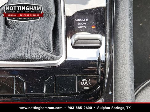 Used 2024 Jeep Compass Latitude AWD/4WD image 17