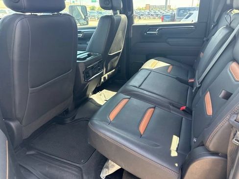 Used 2025 GMC Sierra 2500 AT4 w/ AT4 Premium Plus Package AWD/4WD image 9
