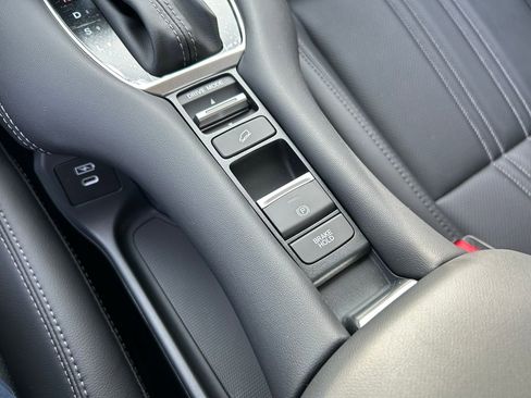 Used 2026 Honda HR-V EX-L image 32