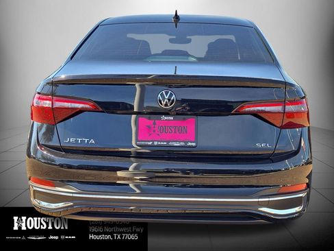 Used 2023 Volkswagen Jetta SEL image 4