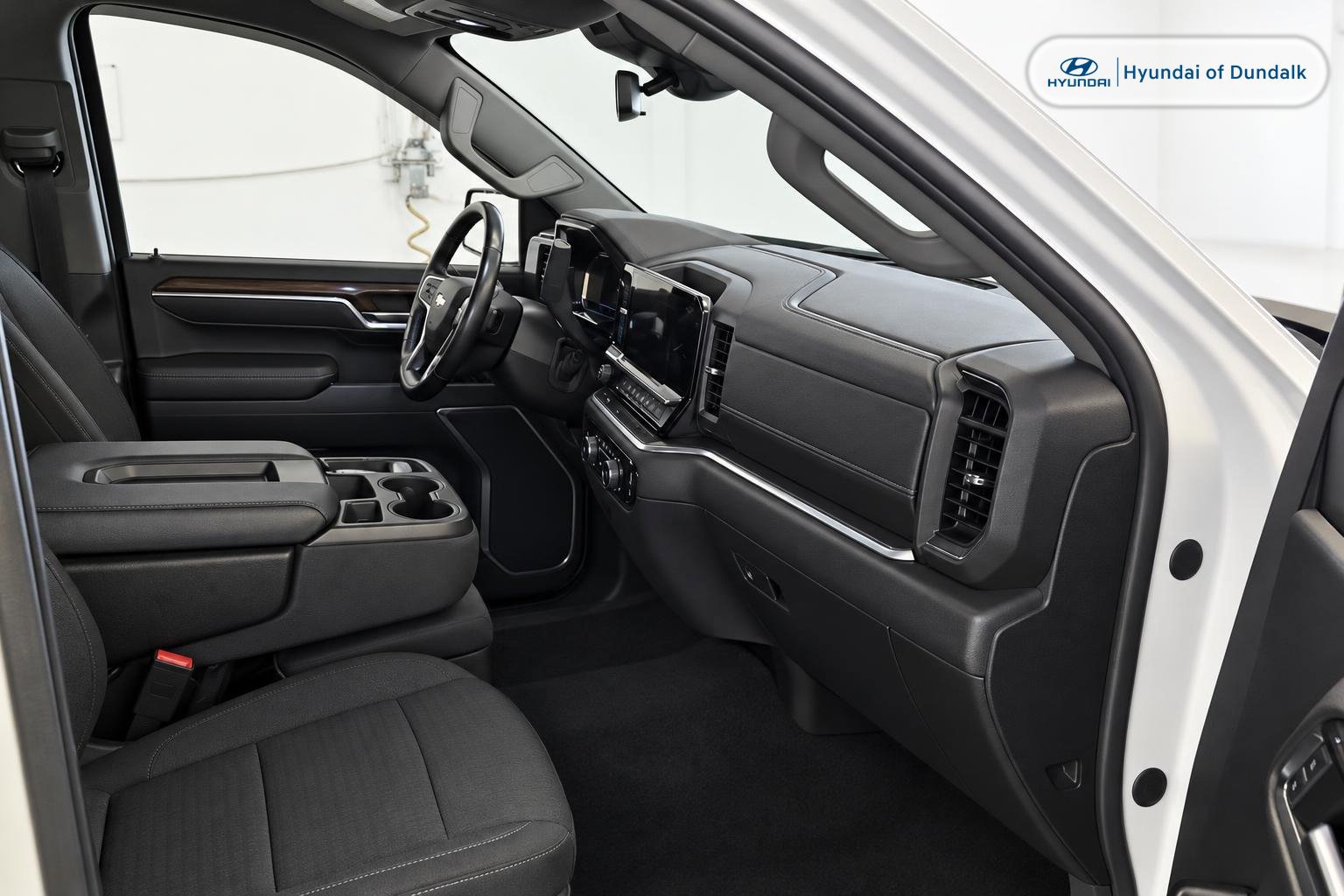 Used 2022 Chevrolet Silverado 1500 LT AWD/4WD image 8