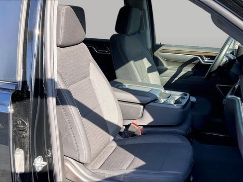 Used 2026 Chevrolet Silverado 1500 LT AWD/4WD image 8