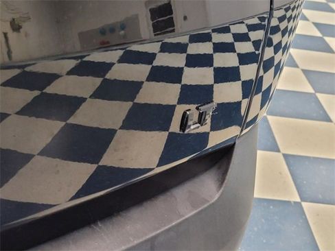 Used 2020 Chevrolet Traverse LT w/ LPO, Black Accent Package image 9