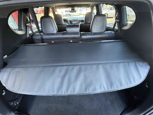Used 2018 Toyota RAV4 SE w/ All Weather Liner Package FWD image 85