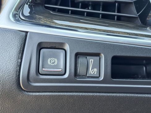 Used 2017 Cadillac XT5 Luxury w/ Driver Awareness Package image 46