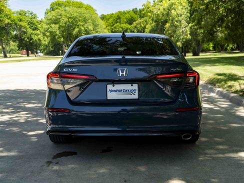 Used 2025 Honda Civic Sport image 8