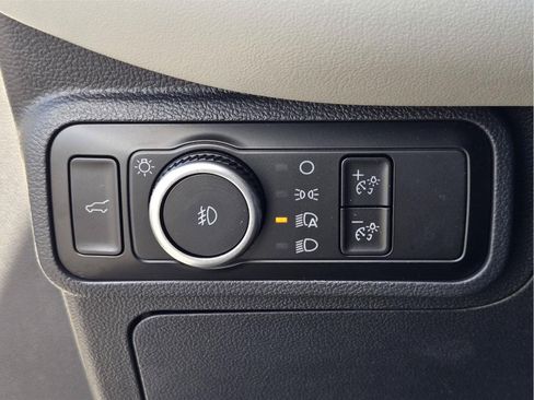 Certified 2025 Ford Explorer Active w/ Active Comfort Package RWD image 20