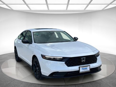 New 2025 Honda Accord SE image 5