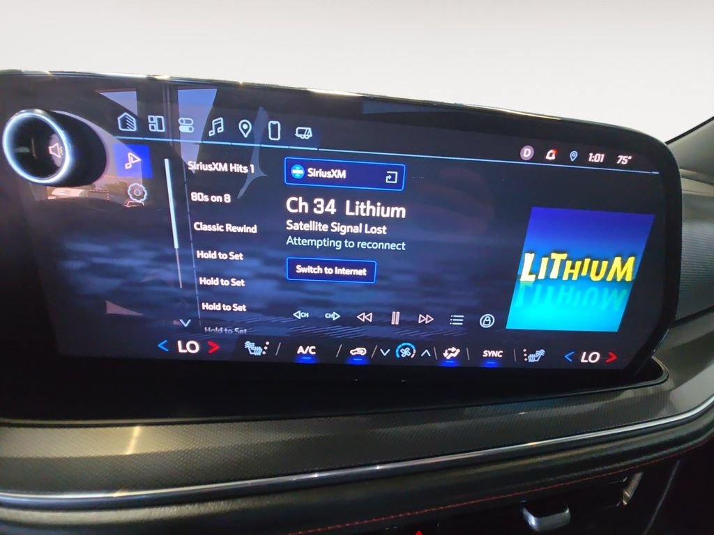 Certified 2025 Chevrolet Suburban RST w/ Sun And Tow Package AWD/4WD image 21
