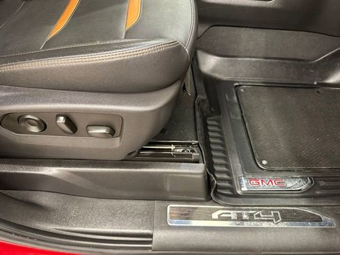 Used 2023 GMC Sierra 1500 AT4 image 12