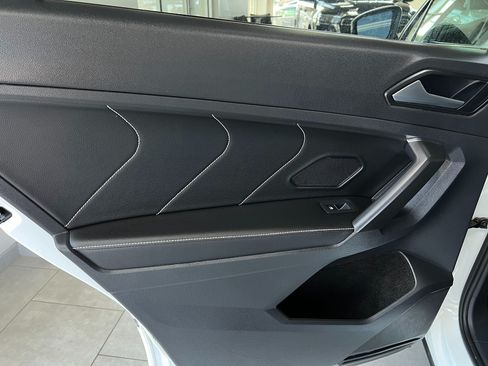Used 2022 Volkswagen Tiguan SEL R-Line AWD/4WD image 24