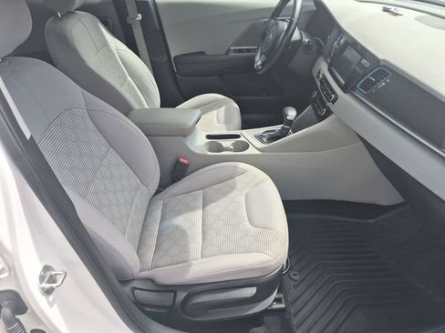 Used 2019 Kia Niro LX FWD image 25